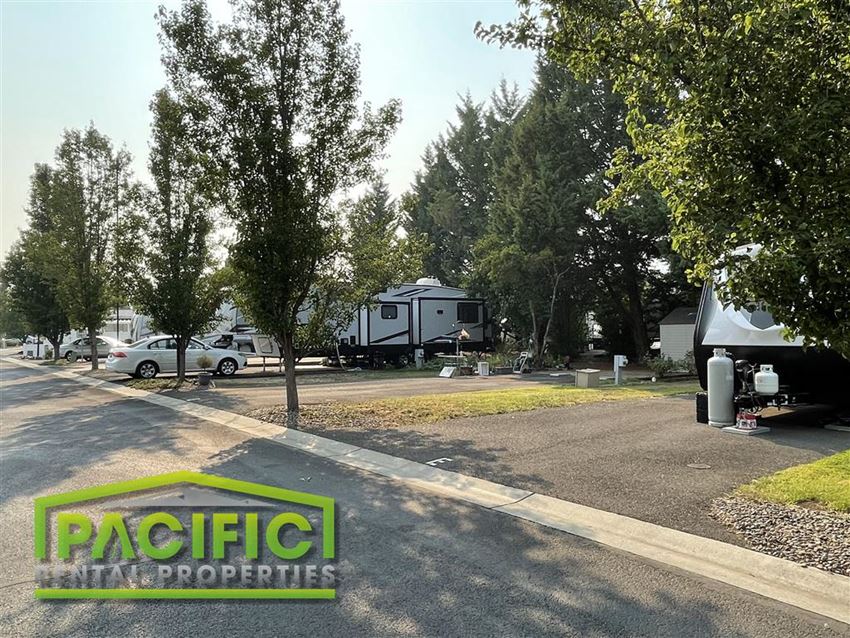 Cobblestone Mobile Home And RV Park Apartments, 4425 W Main St, Medford