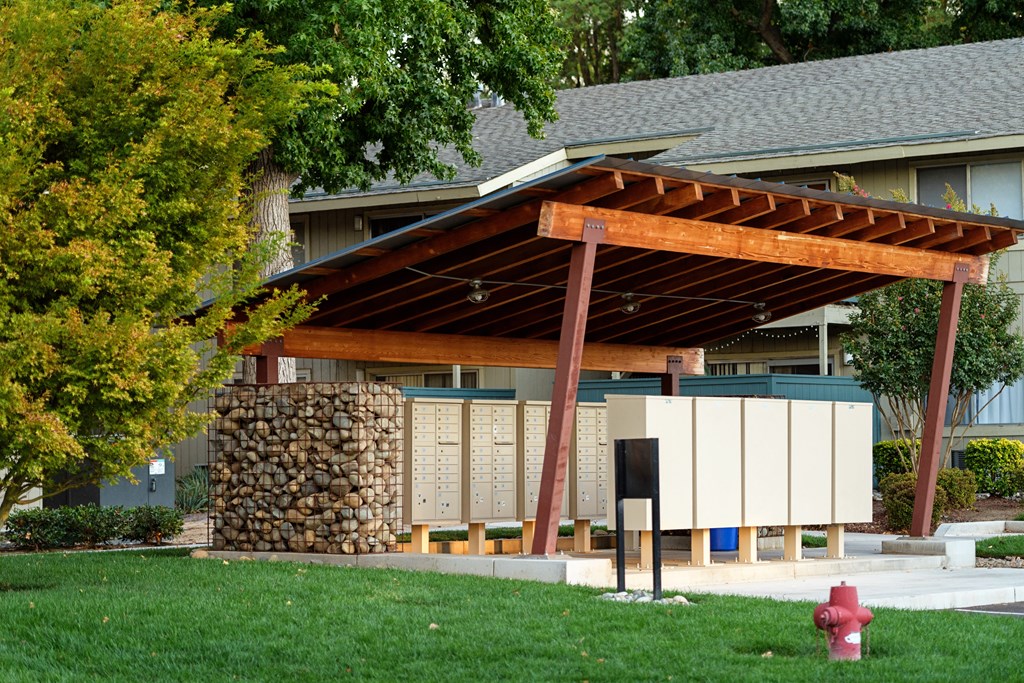 Mail Pavilion - Howe Ave