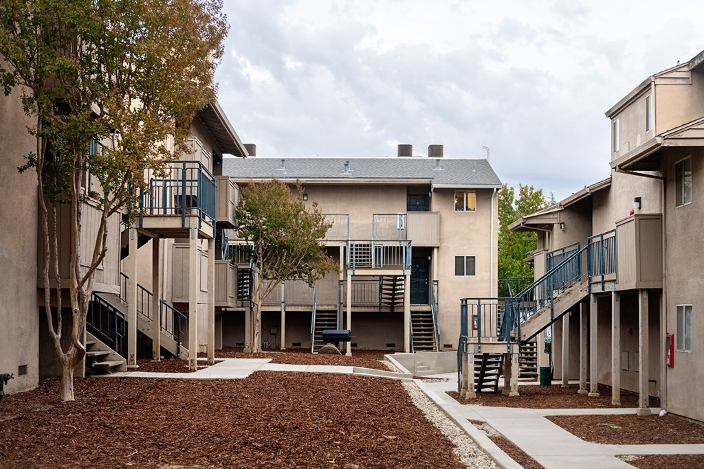 SR Apartment Building and Quad