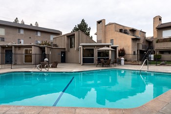 SR Poolside facing clubhouse - Photo Gallery 6