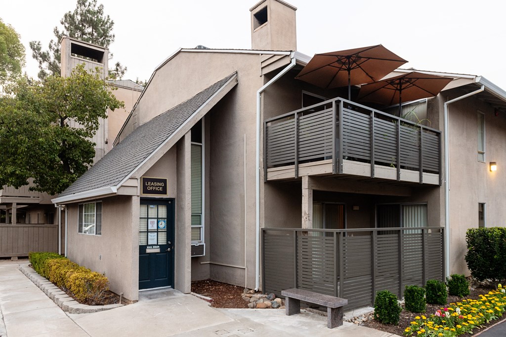 SR Leasing Office front door