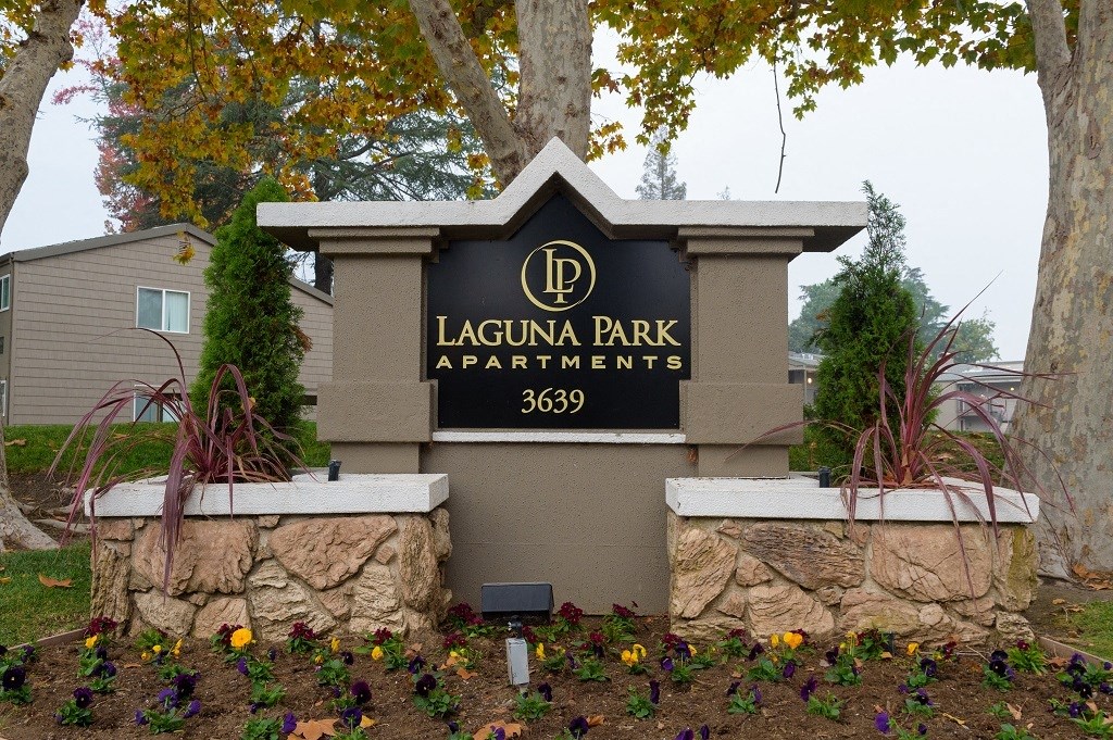 Laguna Park Landmarker Sign
