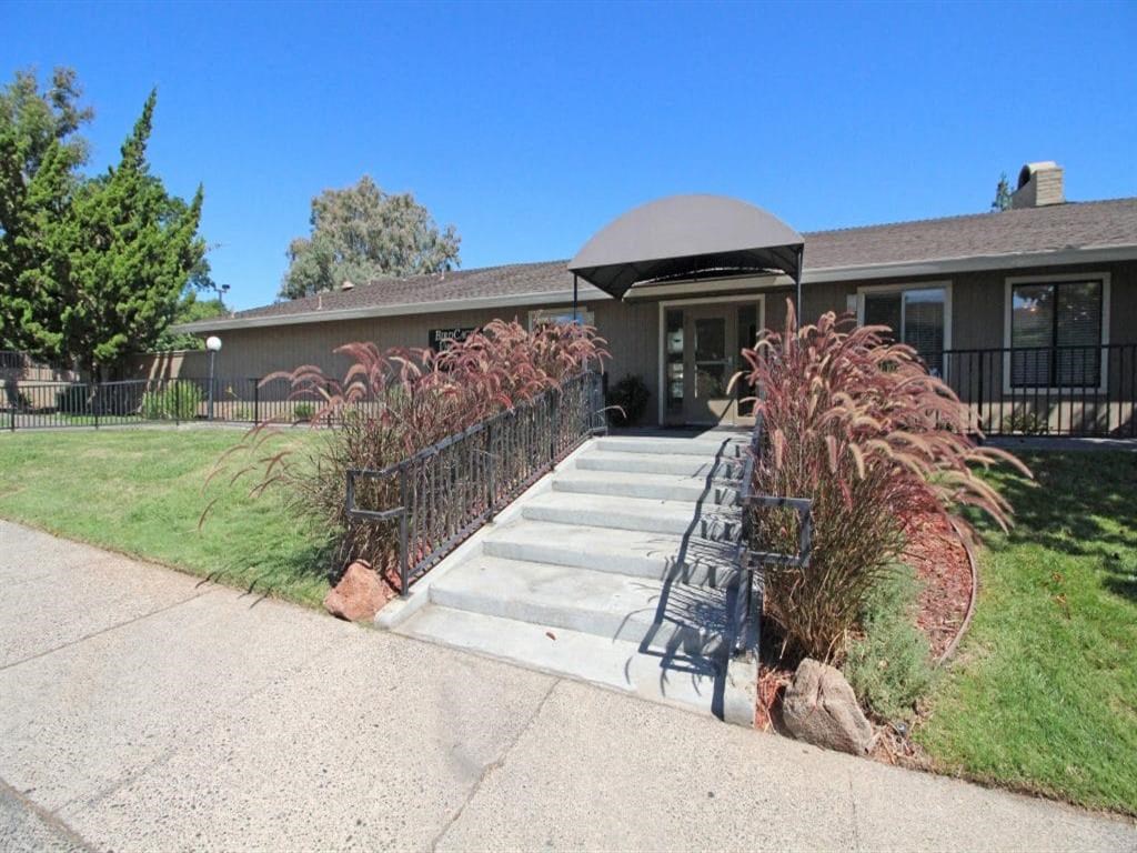 Birdcage Village Office