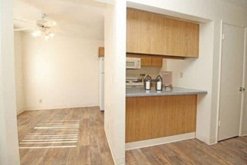 Model - Dining Room - Photo Gallery 5