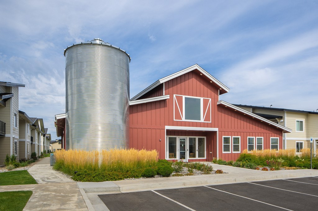 Bluegrass Farms Apartments