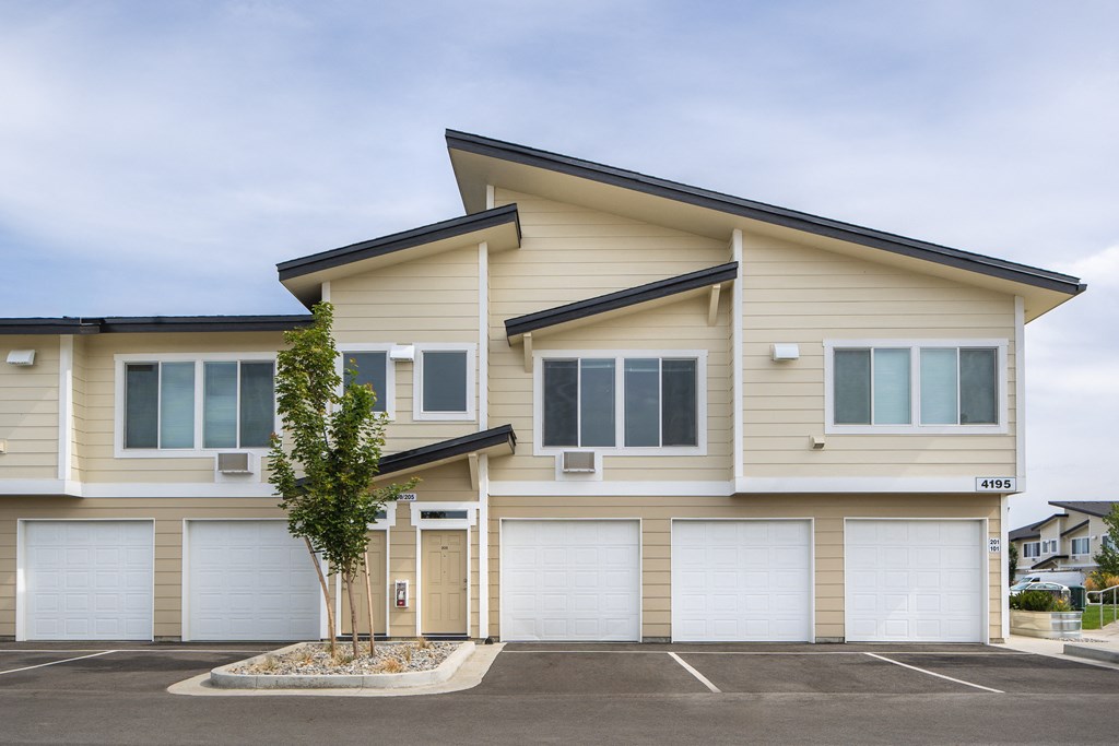 Bluegrass Farms Apartments