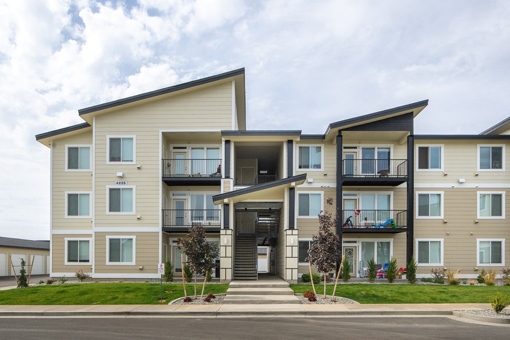 Bluegrass Farms Apartments