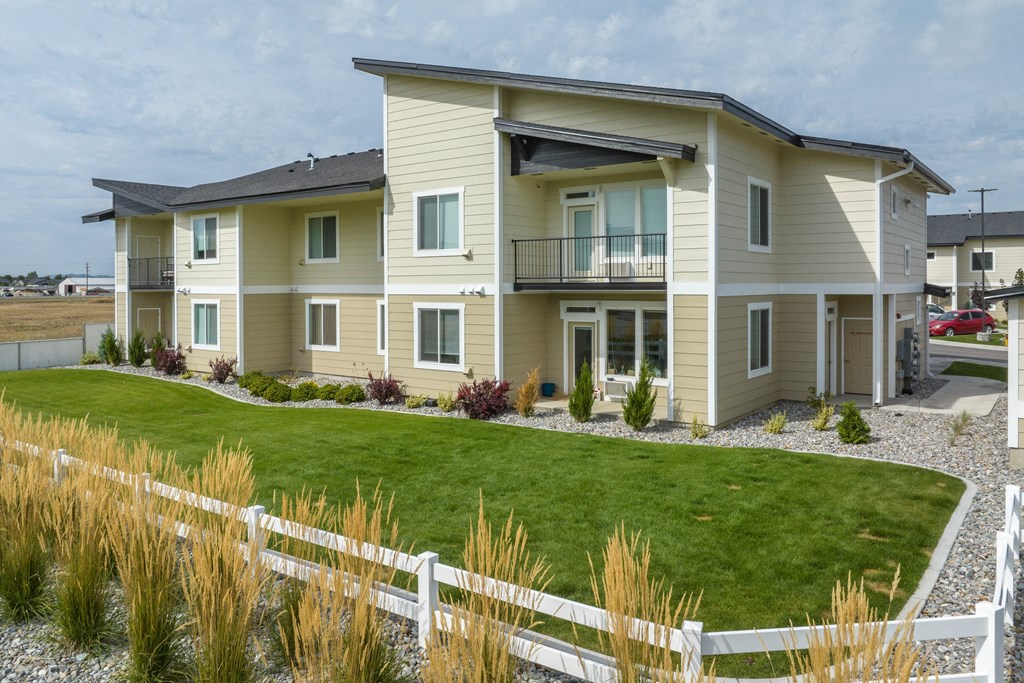 Bluegrass Farms Apartments