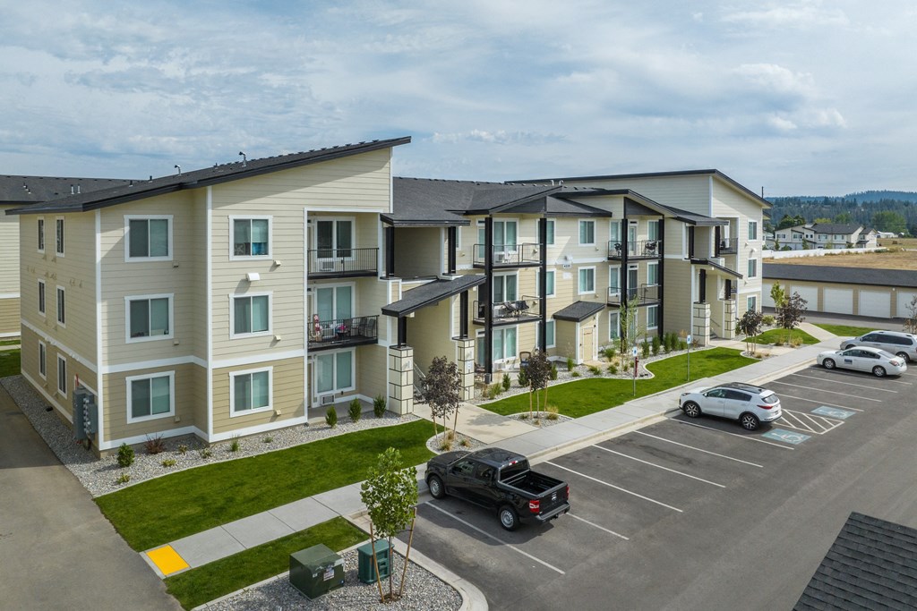 Bluegrass Farms Apartments