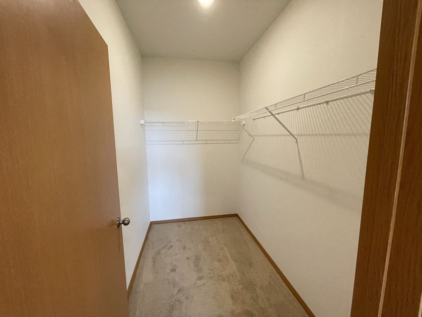 Bluegrass Farms Apartments, 4185 East Poleline Avenue, Post Falls, ID