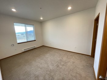Bluegrass Farms Apartments - Photo Gallery 59