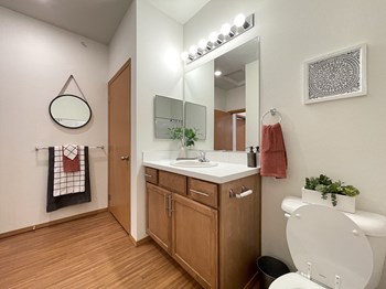 Bluegrass Farms Apartments - Photo Gallery 16