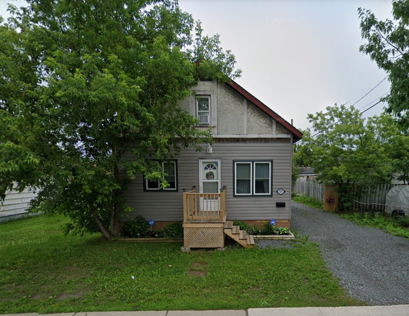 1241 Wellington St E 3 Beds Apartment, Sault Ste. Marie for Rent - Photo Gallery 1