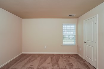 499 Clover Cir 4 Beds House for Rent - Photo Gallery 3