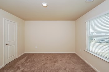 534 Clover Cir 4 Beds House for Rent - Photo Gallery 5