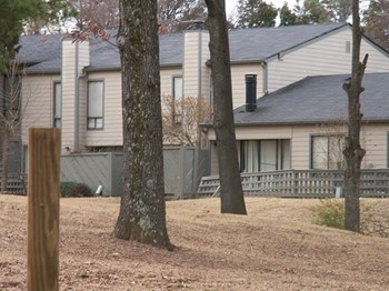3350 Hickory Hill Road 1-3 Beds Apartment for Rent - Photo Gallery 3
