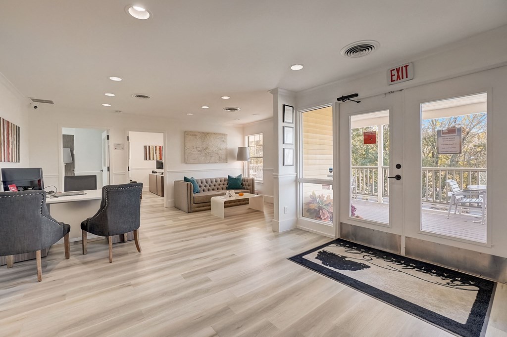 Brentwood Oaks Apartments in Nashville Tennessee photo of interior of leasing office