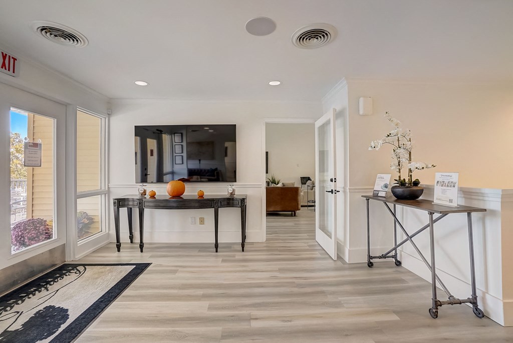 Brentwood Oaks Apartments in Nashville Tennessee photo of clubhouse