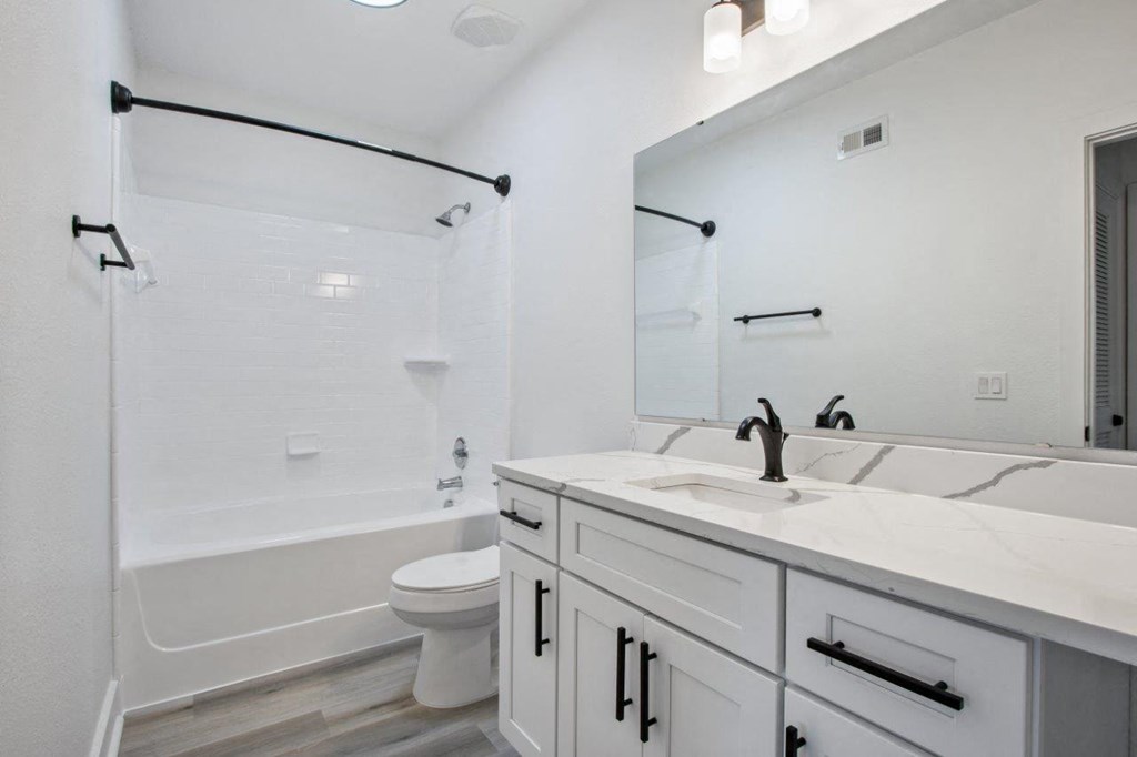 Adara Godley Station Model Bathroom with Bathtub