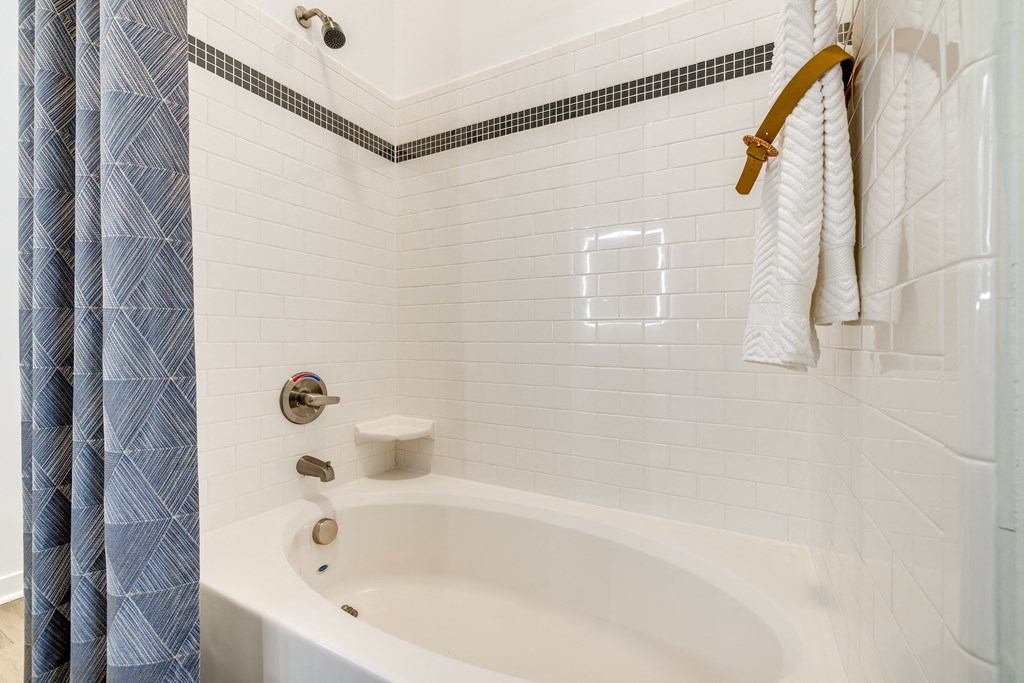 Midtown 205 Model Bath