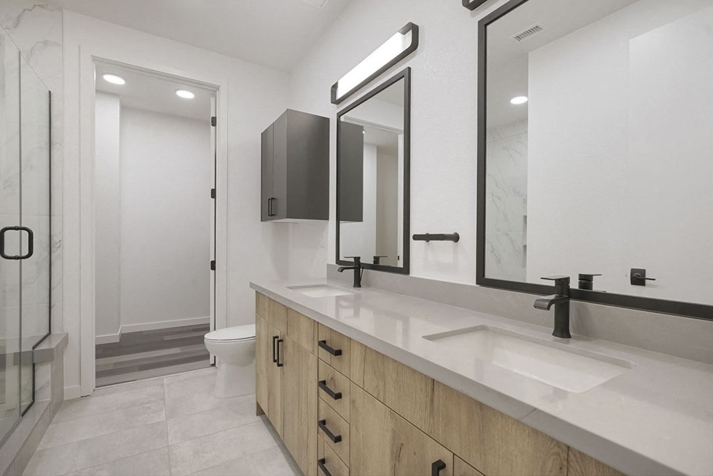 Portola at SouthGlenn Interior Townhomes Bathroom