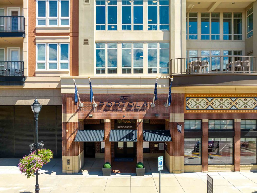 a view of the front apartments at southglenn