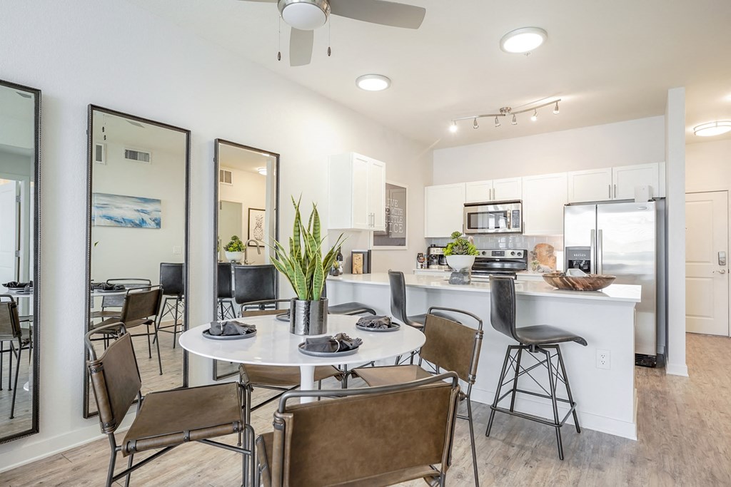Portola at SouthGlenn Dining Room and Kitchen Model