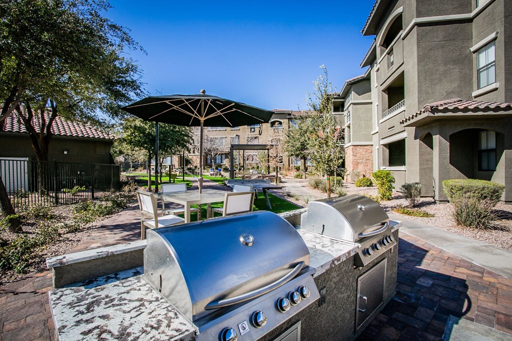 Presley at Whitney Ranch Courtyard BBQ Area