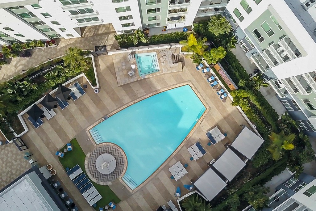 a view of the pool at vive luxe san diego apartments