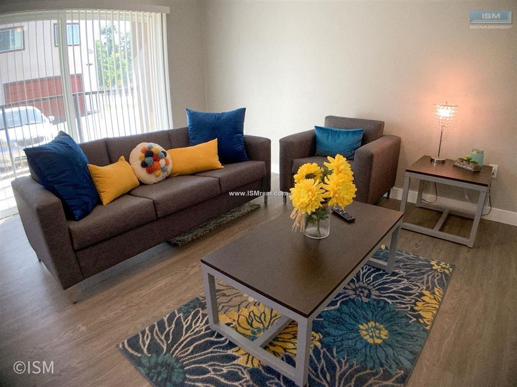 Living Room at The Edge, Chico, 95928
