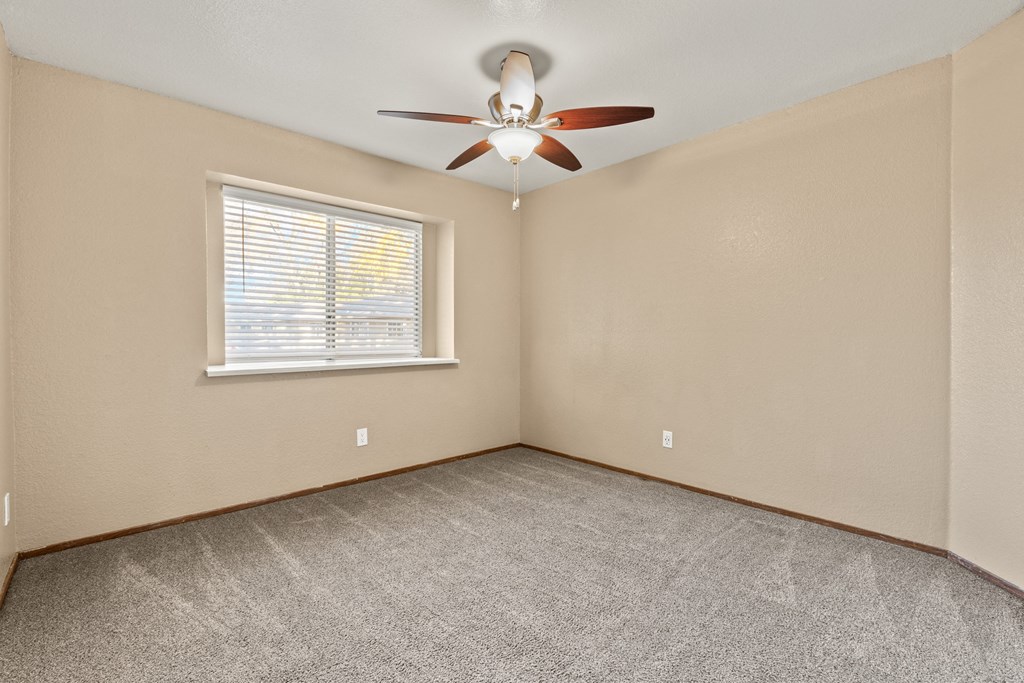 Plush Carpeting at Redwood Cove Apartments, California  