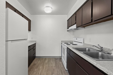 520 Brinkby Avenue 3 Beds Apartment for Rent