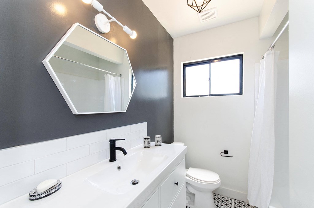 One Bedroom Bathroom