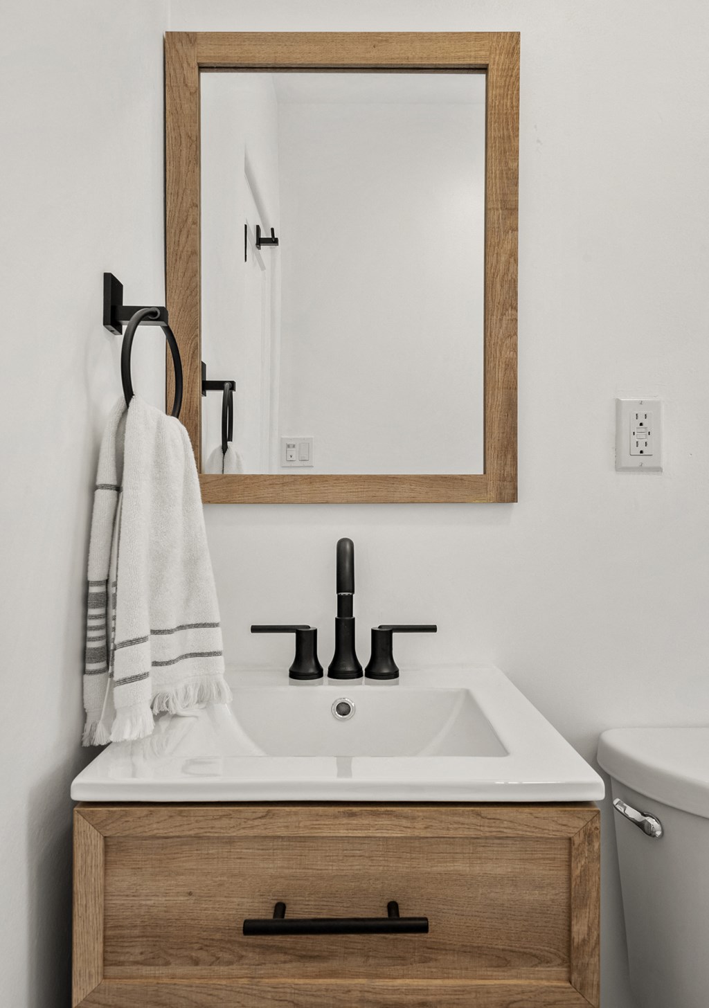 The Vertical One Bedroom Updated Bathroom