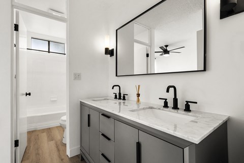 Bathroom dual vanity