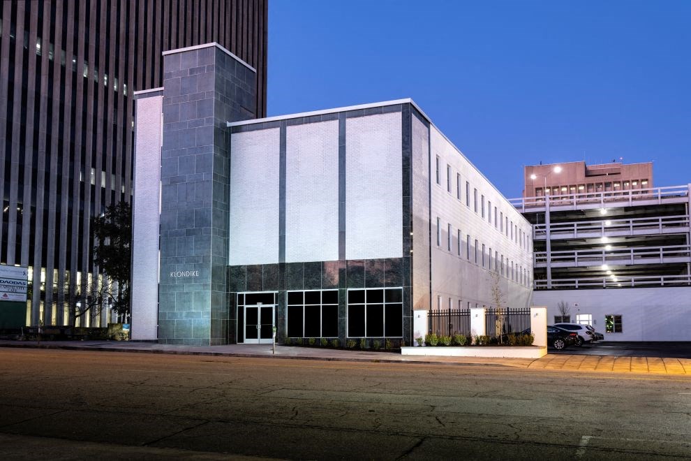 the building in which the hotel is located