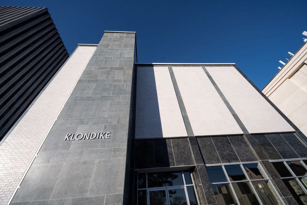 the building in which the hotel is located