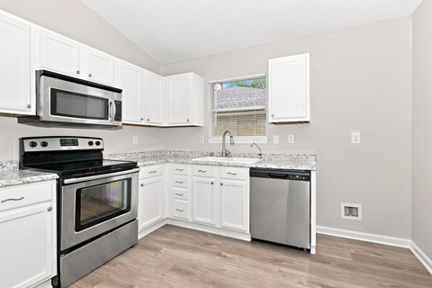 630 Main St 3 Beds Apartment for Rent