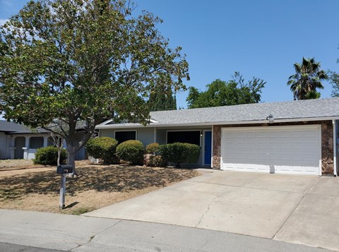 8287 Newfield Cir 3 Beds Apartment for Rent