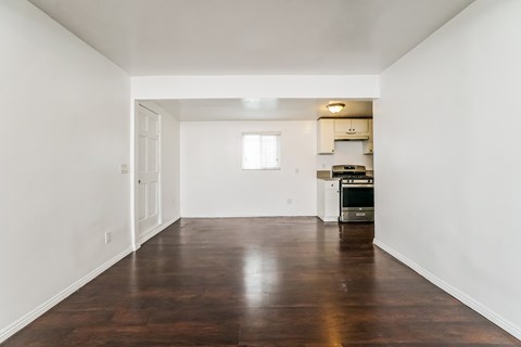 903 E Colden (Back) 1 Apartment for Rent