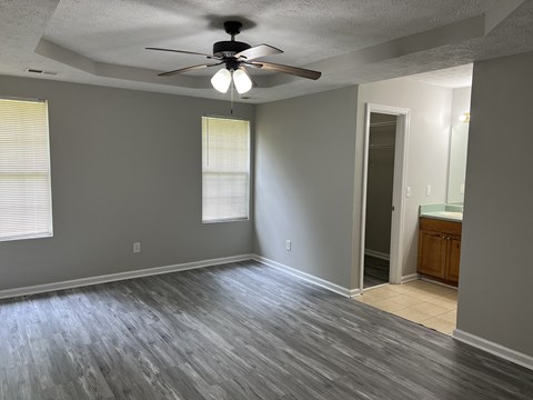 360 E Country Woods Dr