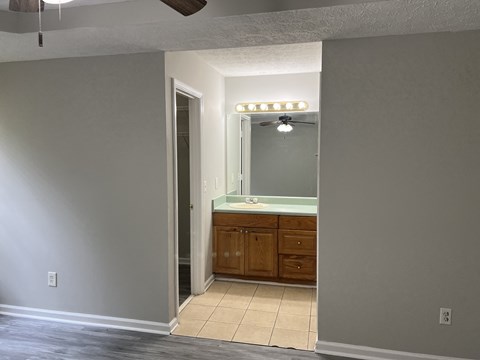 360 E Country Woods Dr