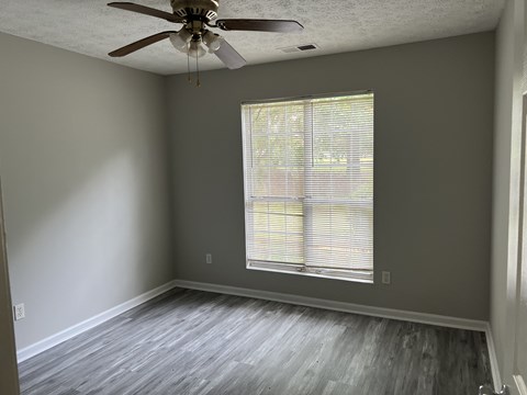 360 E Country Woods Dr