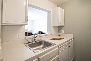 3726 Cleveland Heights Blvd 2 Beds Apartment for Rent - Photo Gallery 6