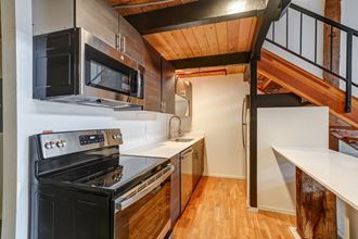 Everett Station Lofts