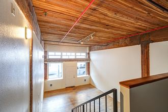 Everett Station Lofts