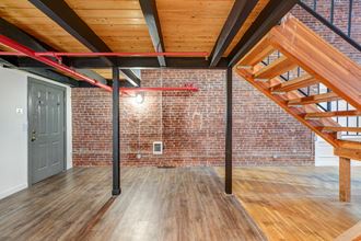 Everett Station Lofts