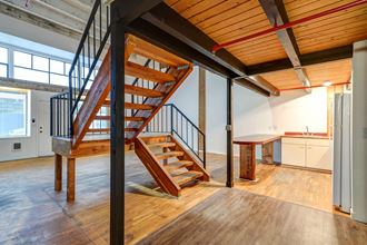 Everett Station Lofts