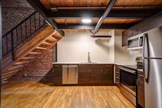 Everett Station Lofts