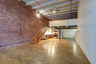 Everett Station Lofts